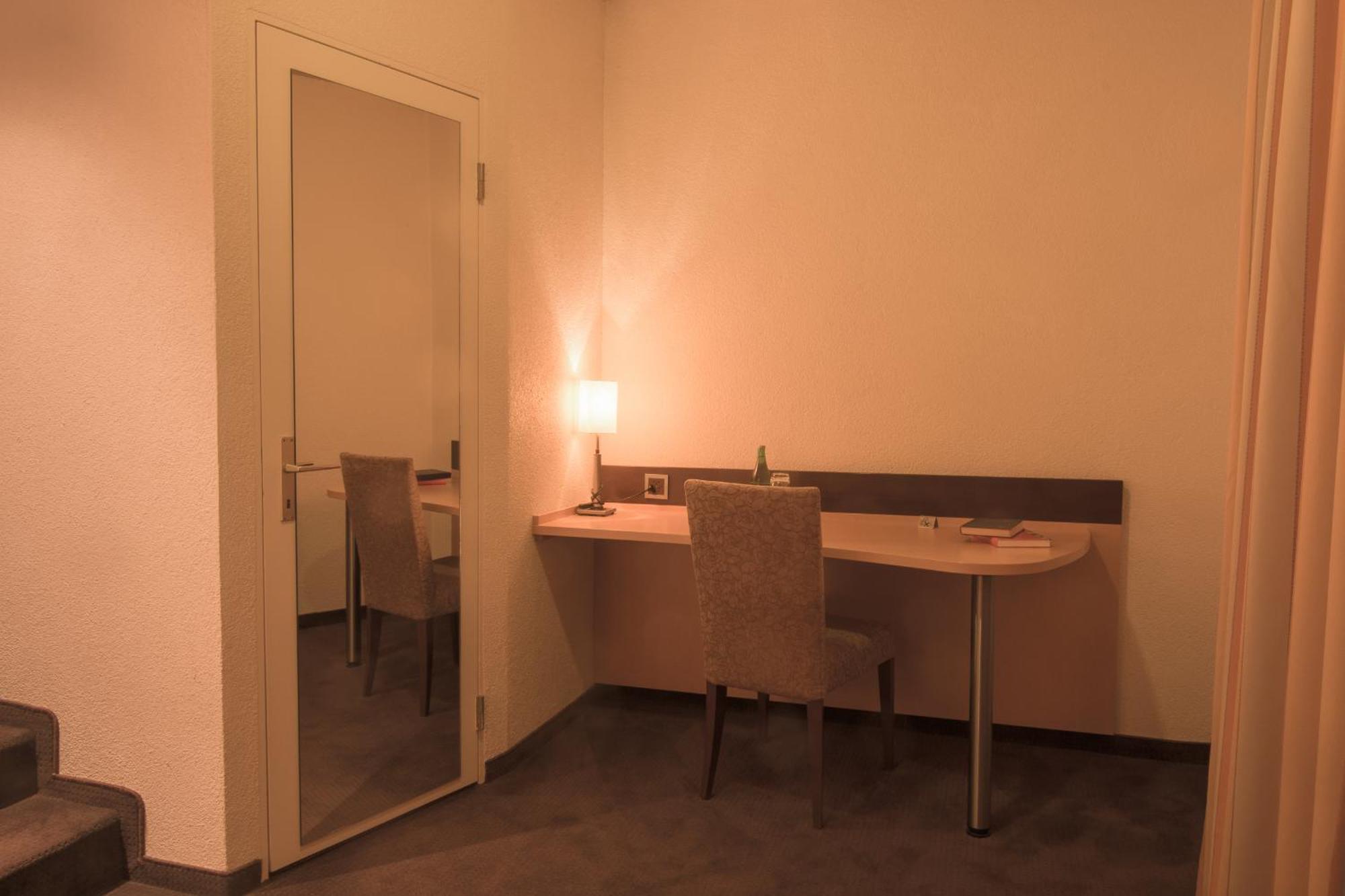 Hotel Zum Goldenen Kreuz Frauenfeld Oda fotoğraf