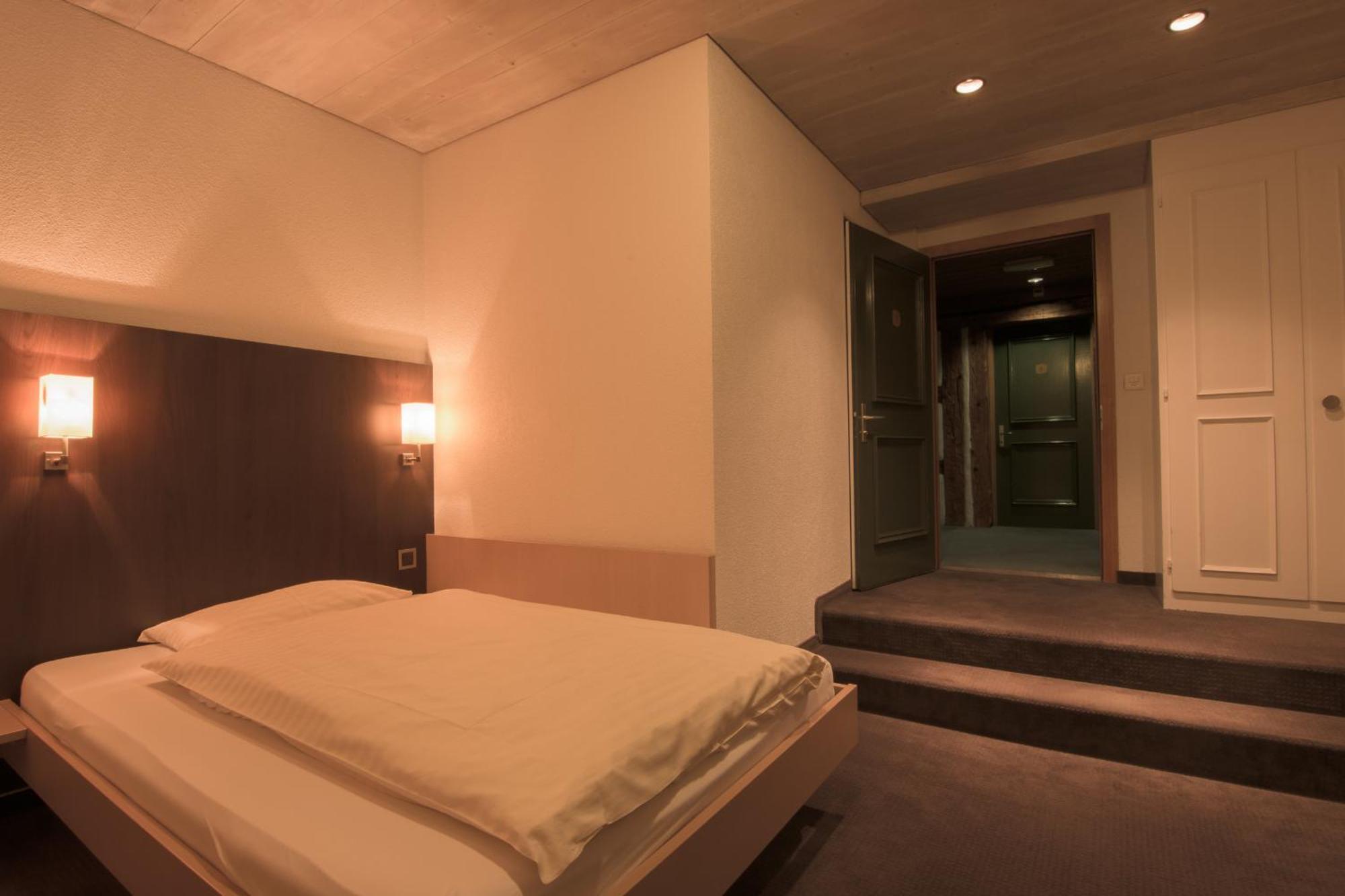 Hotel Zum Goldenen Kreuz Frauenfeld Oda fotoğraf